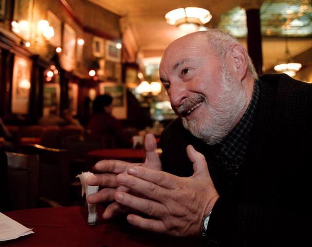 Farinello condujo programas de radio y televisión