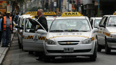 AUDIO: Taxistas denuncian amenazas de propietarios en Tucumán