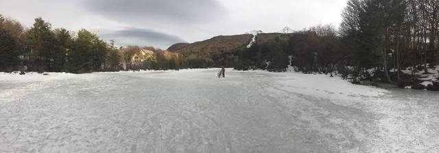 Laguna del Diablo, un espejo de agua congelado en Ushuaia