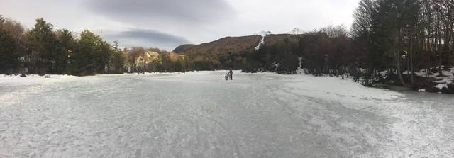 FOTO: Laguna del Diablo, un espejo de agua congelado en Ushuaia