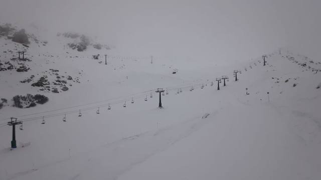 Aluvión de turistas a una blanca Bariloche