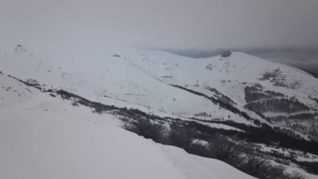 FOTO: Aluvión de turistas a una blanca Bariloche