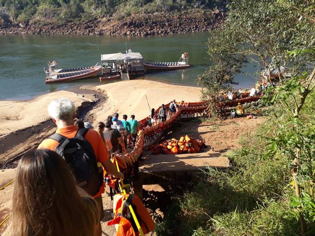 Selva, río y cataratas: un paseo todo terreno en Iguazú