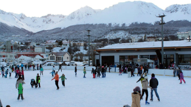 Patinaje sobre hielo en Ushuaia.
