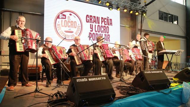 El locro más grande del mundo se cocinó en Villa María