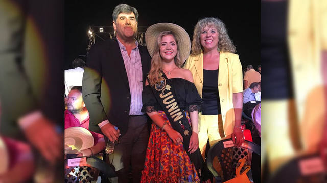 Intendente de Junín junto a la reina departamental