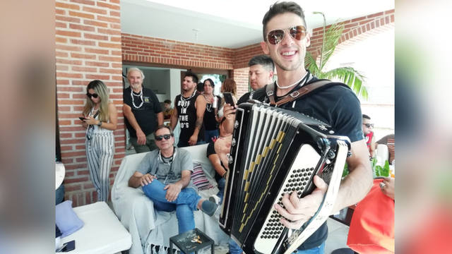 El diablo del Carnaval pasó antes por la casa de Los Tekis