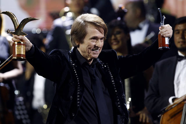 Más vigente que nunca, un Raphael sinfónico deslumbró a Viña