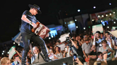 Tarragó Ros enamoró con su chamamé clásico