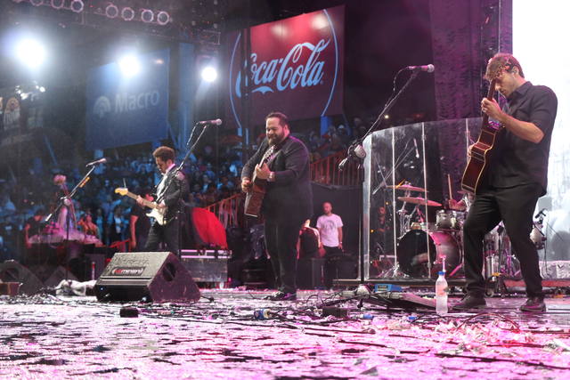 Soledad y Los Huayra cautivaron a Jesús María bajo la lluvia