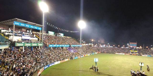 Las tribunas del Festival, repletas.