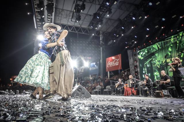 El Festival de Jesús María inició a puro folclore.