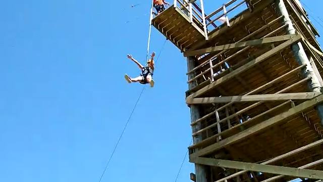 FOTO: Euge Iermoli se animó a la caída libre de 15 metros de alto