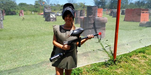 El Paintball desafía las habilidades en equipo en Carlos Paz