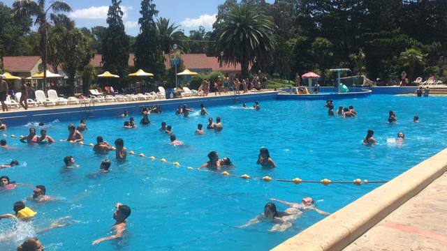 Pura adrenalina en Aquopolis, el parque más grande del país