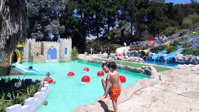 Pura adrenalina en Aquopolis, el parque más grande del país