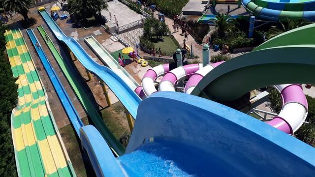 Pura adrenalina en Aquopolis, el parque más grande del país