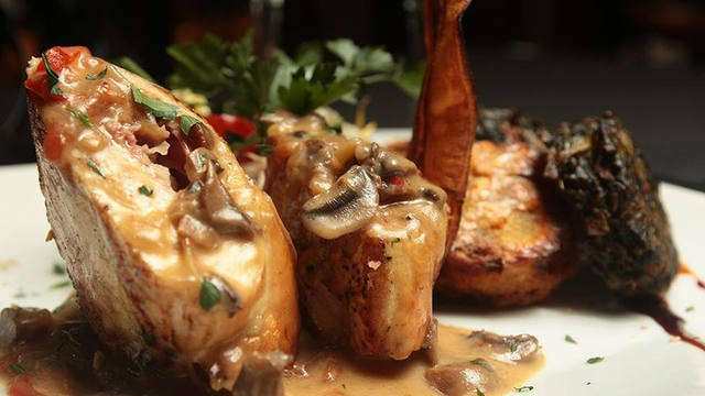 Gastronomía y entretenimiento en Río Ceballos