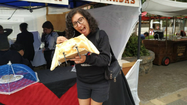 AUDIO: Angie Gatica probó una empanada de cuatro kilos