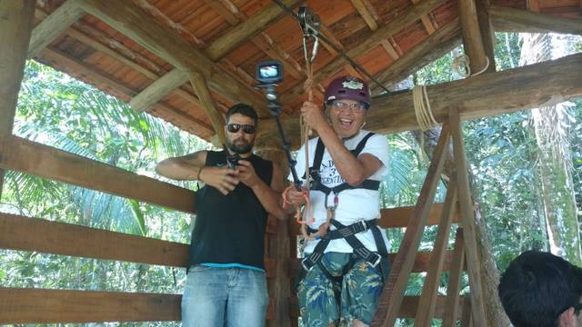 Orlando Morales se animó a la tirolesa en Camboriú