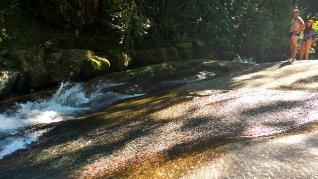 FOTO: Toboganes de agua natural en Ilhabela