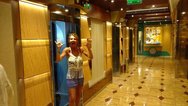 El vertiginoso viaje en el ascensor del Costa Fascinosa