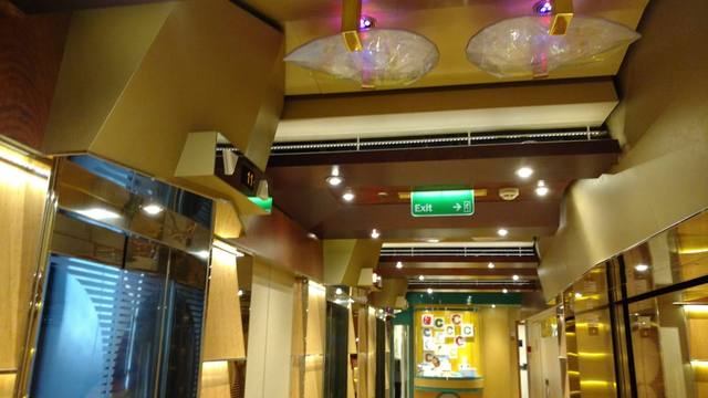 El vertiginoso viaje en el ascensor del Costa Fascinosa