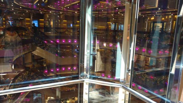 El vertiginoso viaje en el ascensor del Costa Fascinosa