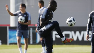 Mendy habla de su experiencia con Bielsa y Guardiola