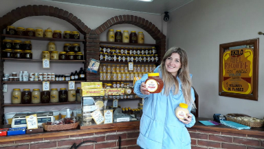 Fabrican miel en Sierra de los Padres y la exportan a Europa