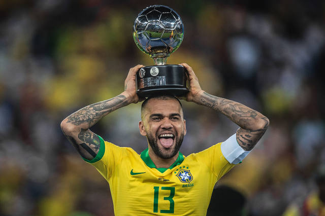 El lateral brasileño es un símbolo del fútbol mundial.