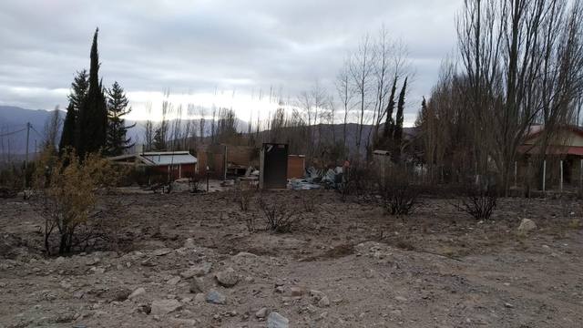 El desolador paisaje que dejó el paso del fuego