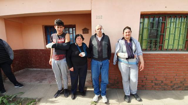 Dogo atacó a cuatro personas y lo mataron a cuchillazos