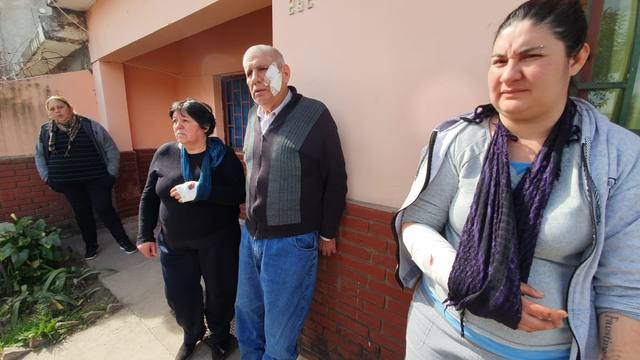 Dogo atacó a cuatro personas y lo mataron a cuchillazos