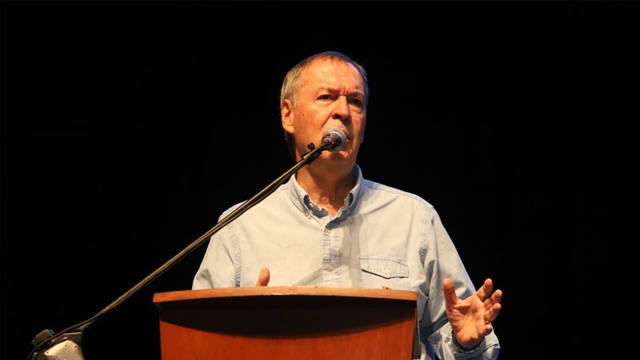 Schiaretti enseñó a cortar boleta en un acto partidario