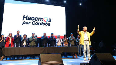 Schiaretti enseñó a cortar boleta en un acto partidario