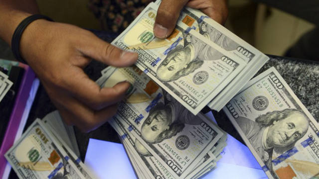 FOTO: La divisa norteamericana cerró a $ 55 en el Banco Nación.