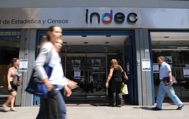 FOTO: El Indec aseguró que la actividad económica cayó.