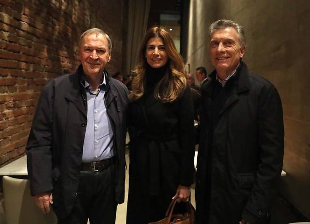 FOTO: Macri cenó con Schiaretti en un restorán del centro cordobés