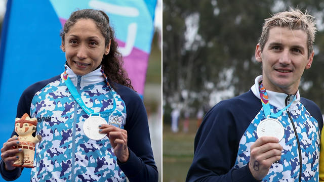 FOTO: Cecilia Biagioli y Guillermo Bertola muestran sus medallas.
