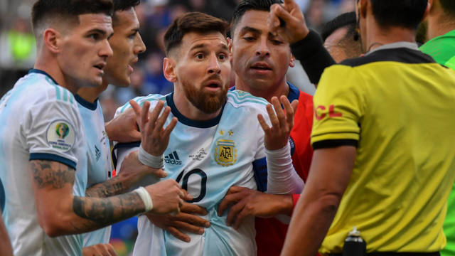 Messi fue suspendido por tres meses por la Conmebol