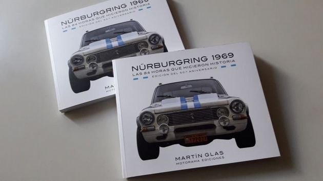 La obra contiene datos, entrevistas, documentos e imágenes de la proeza de 1969