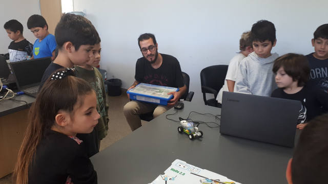 FOTO: Rosario busca masificar los talleres de robótica para niños