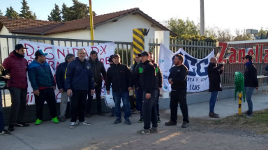 AUDIO: Protesta con olla popular frente a la fábrica de Zanella
