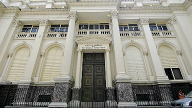 El Banco Central volvió a intervenir para contener el dólar.