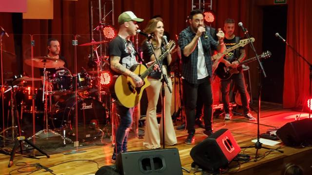 La Beriso hizo vibrar a puro rock a Casa Naranja