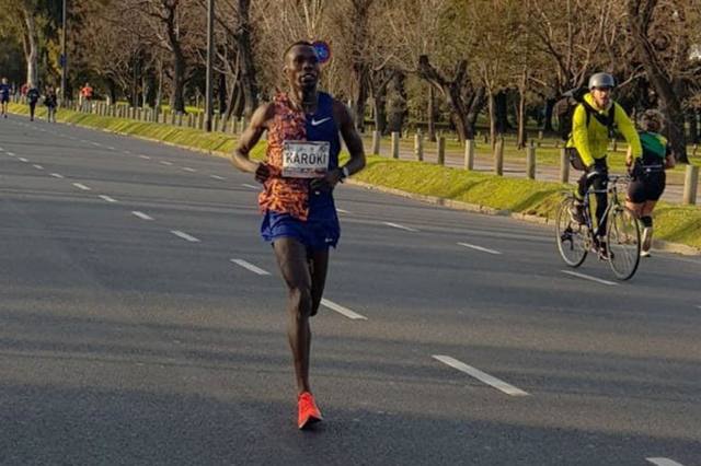 FOTO: Dos atletas africanos lograron récords en la media maratón