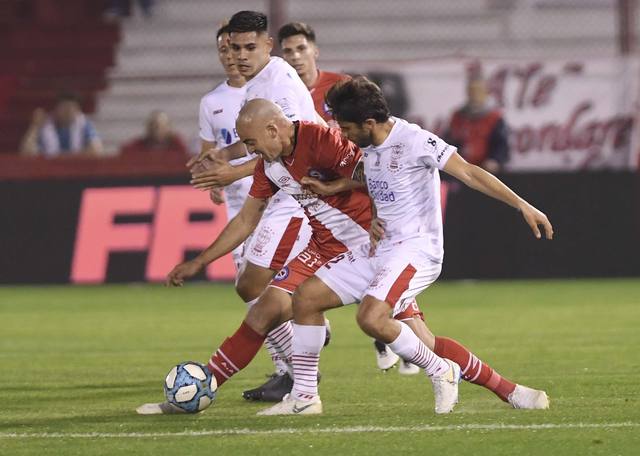 FOTO: Huracán y Argentinos igualaron 0-0 en el cierre de la fecha