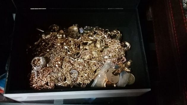 AUDIO: Se secuestraron joyas, oro, millones de pesos en efectivo