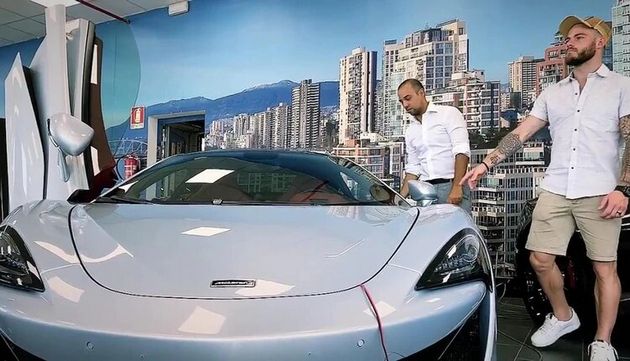 el fastuoso auto que Nahitan Nandez compró en Italia